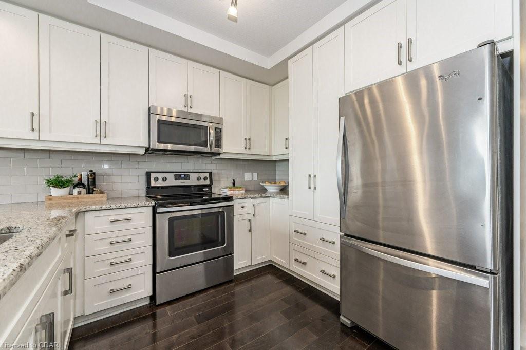 150 Wellington Street E, #1105