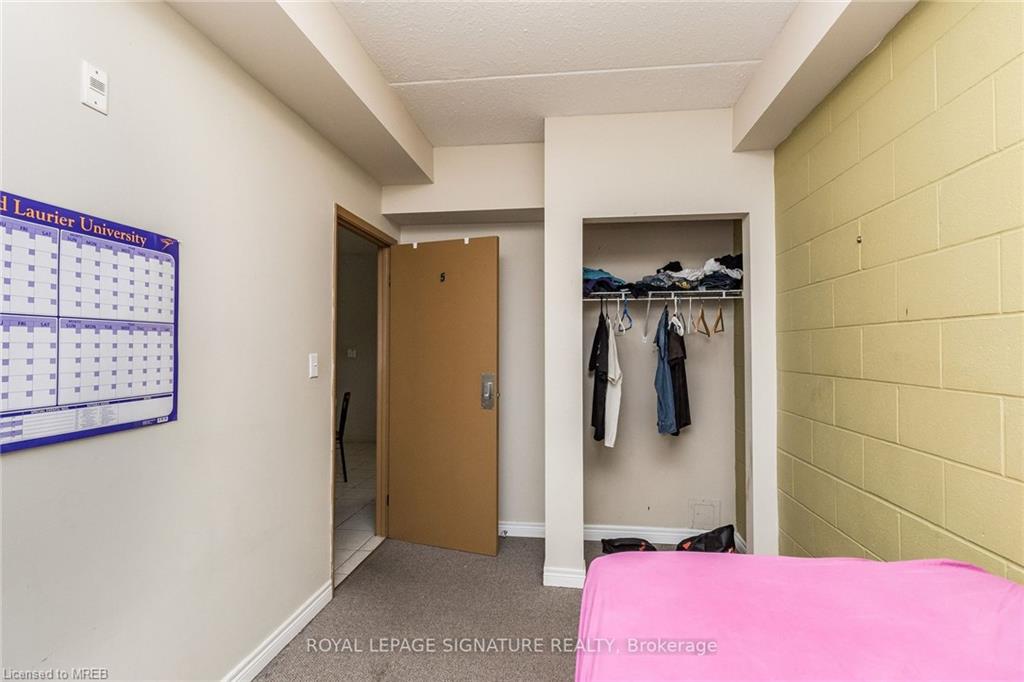 253 Lester Street, #101