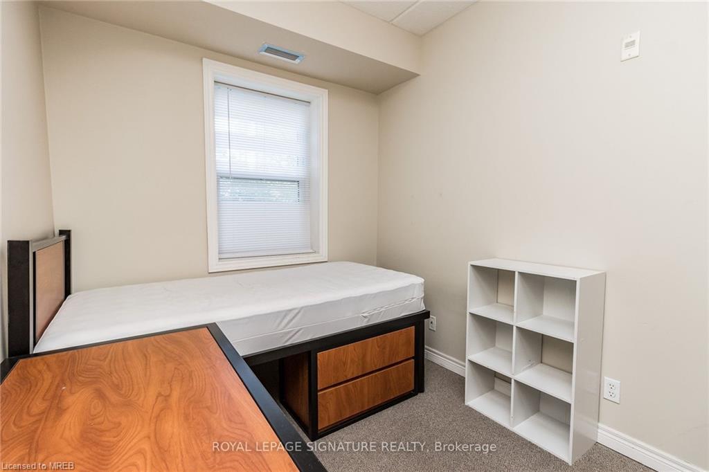 253 Lester Street, #101