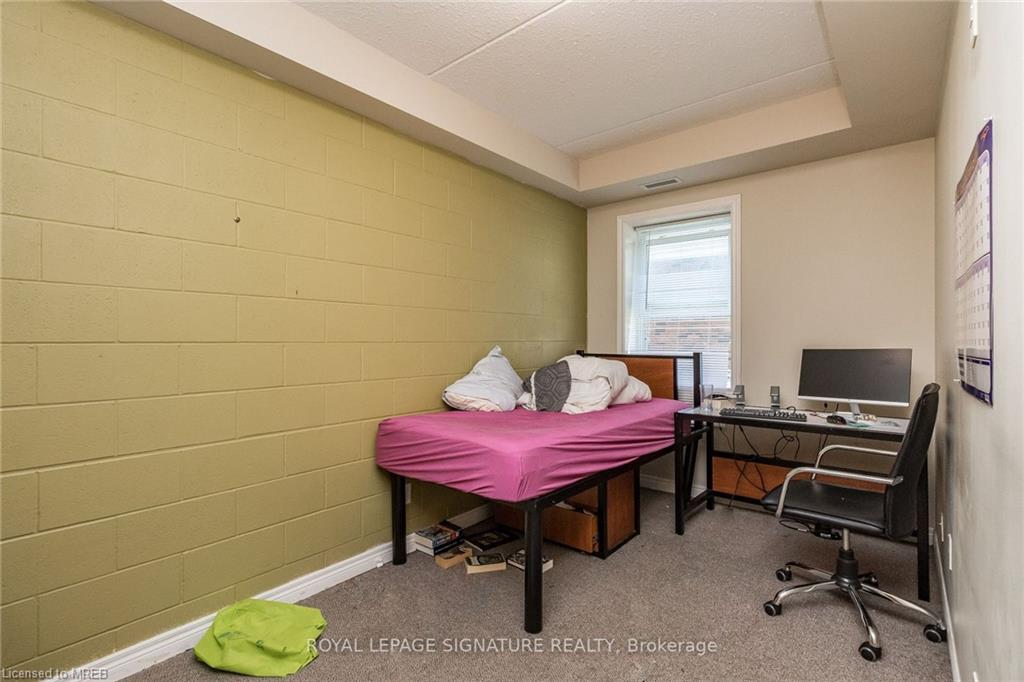 253 Lester Street, #101