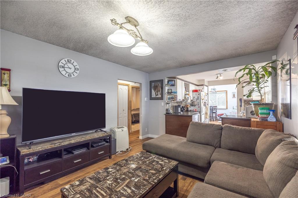 231 Victoria Road S