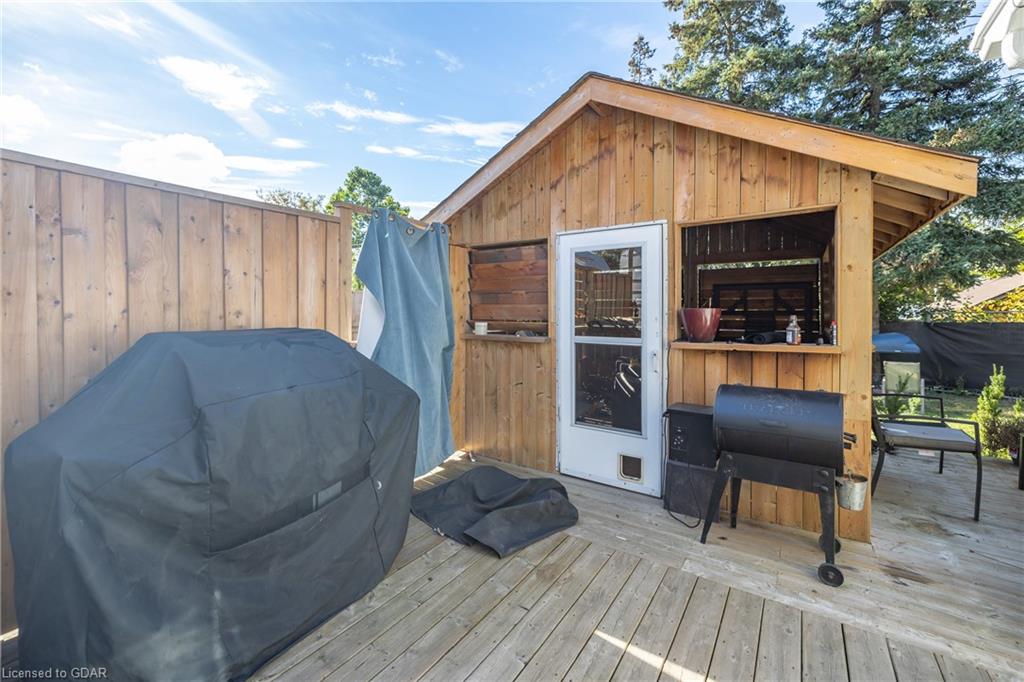 231 Victoria Road S