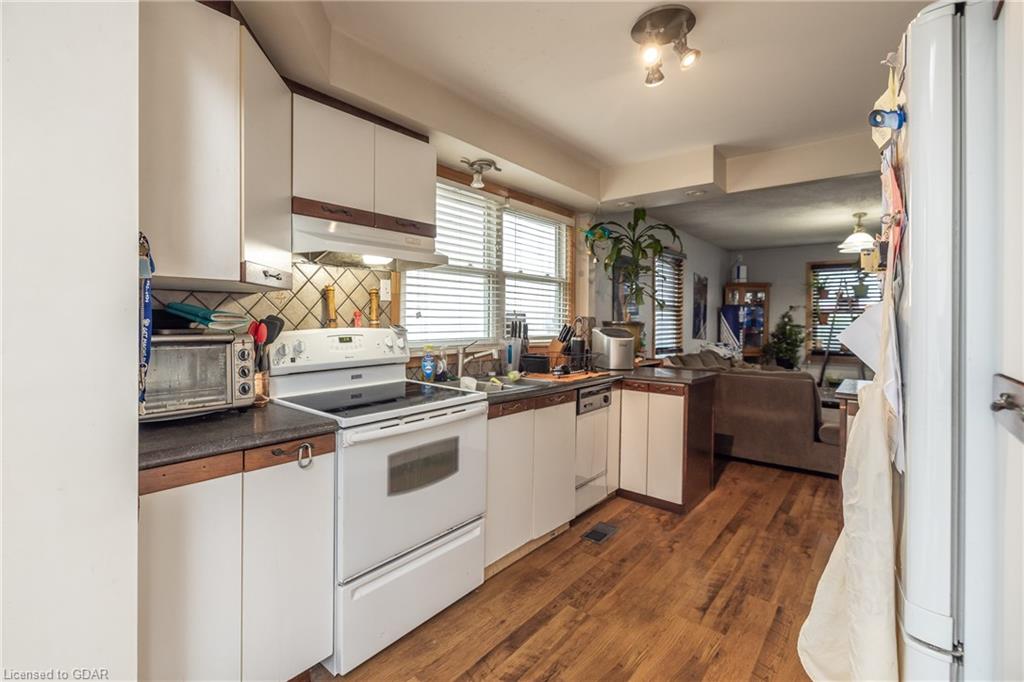 231 Victoria Road S