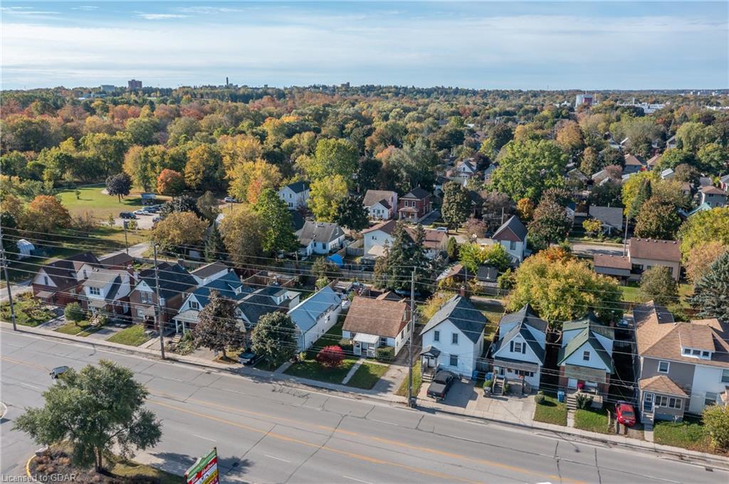 231 Victoria Road S