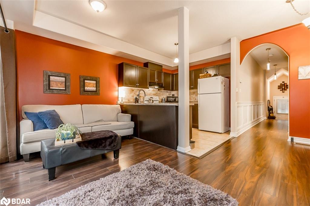 488 Yonge Street, #10