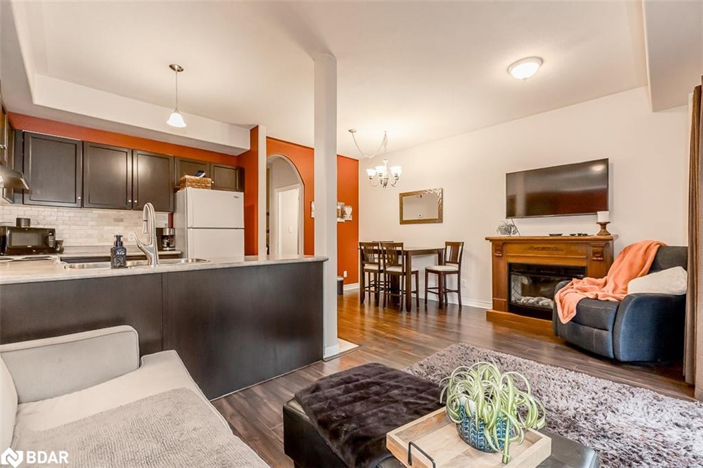 488 Yonge Street, #10