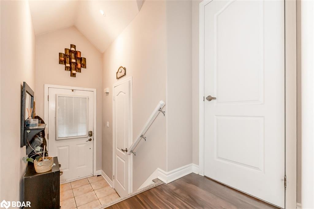 488 Yonge Street, #10