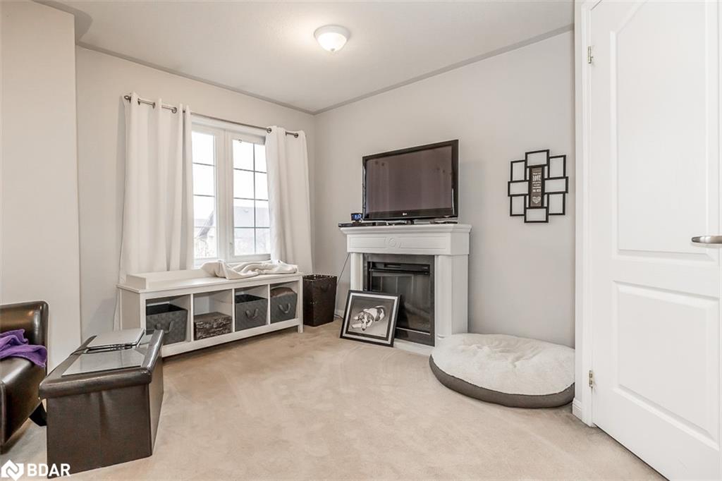 488 Yonge Street, #10