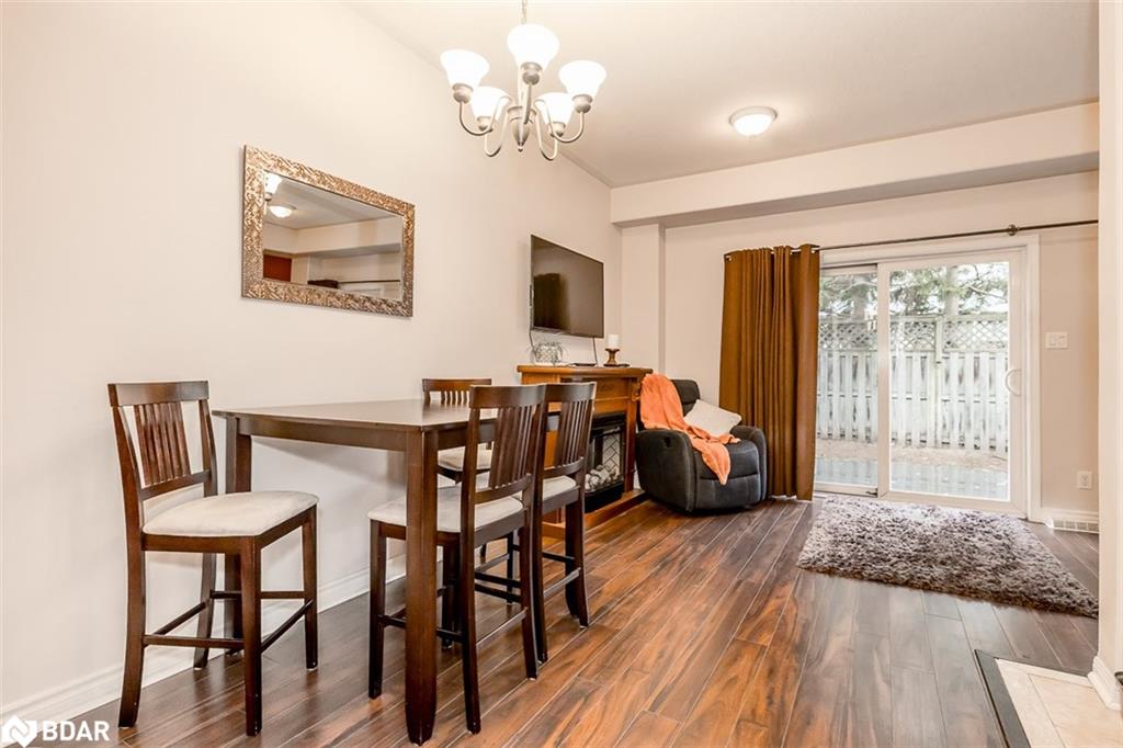 488 Yonge Street, #10
