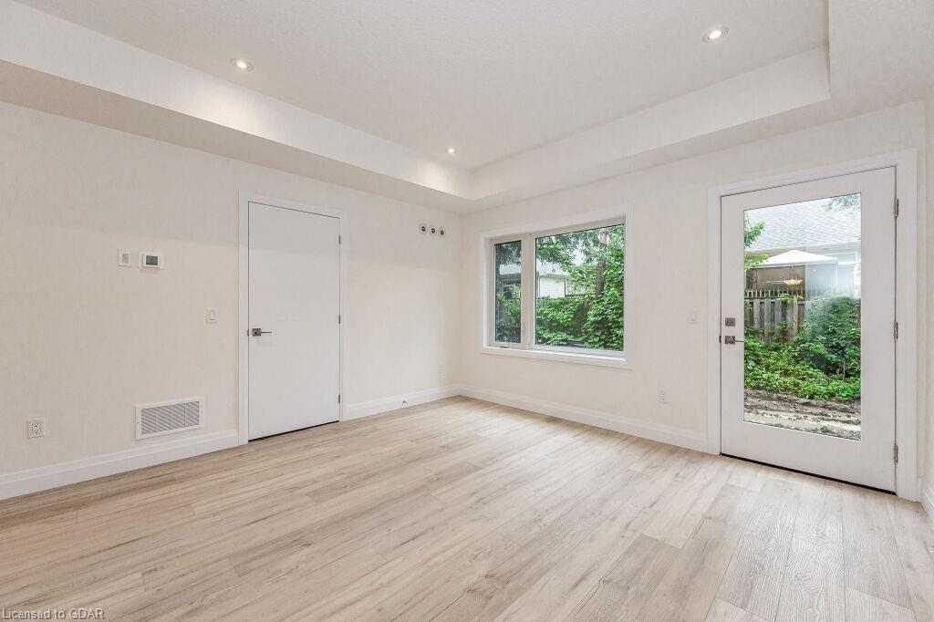 33 Lily Lane