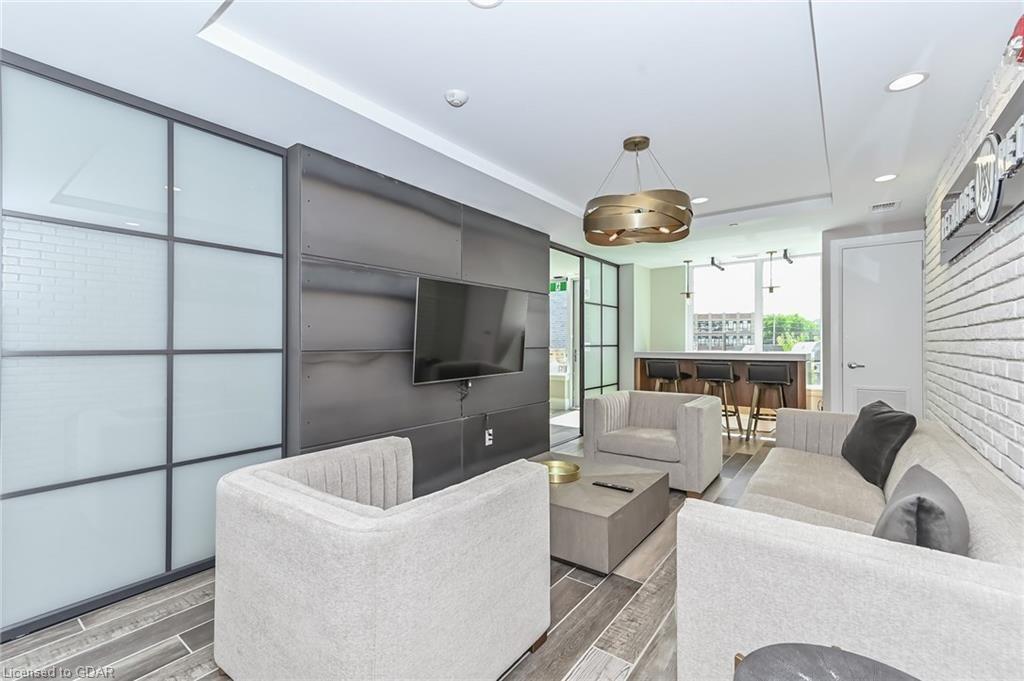 63 Arthur Street S, #408