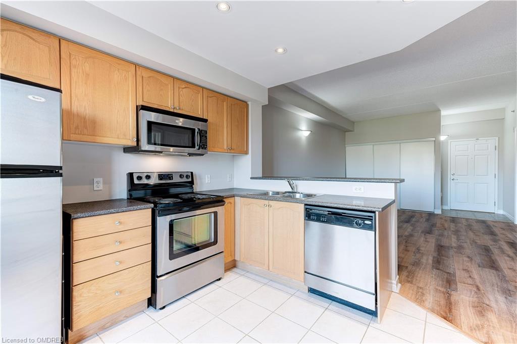 308 Watson Parkway N, #214