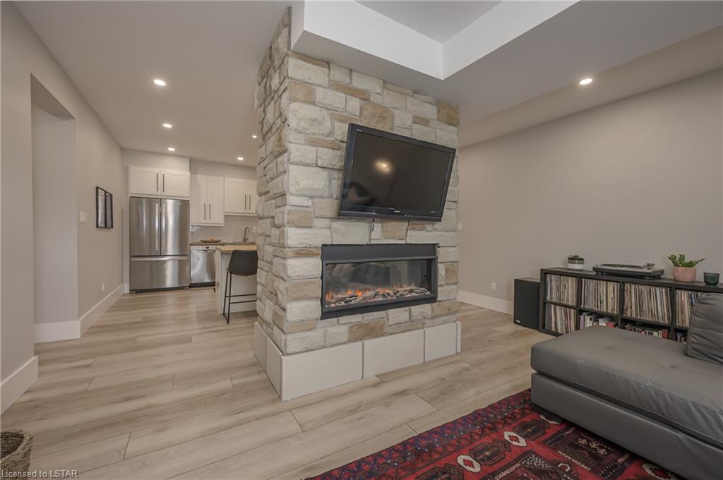 185 Commissioners Road E