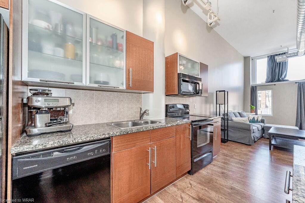 276 King Street W, #210