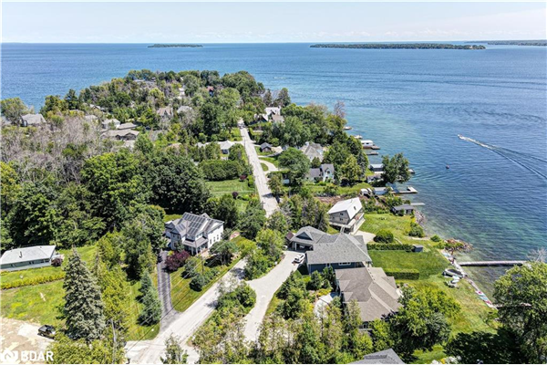 704 Chandos Avenue, Innisfil