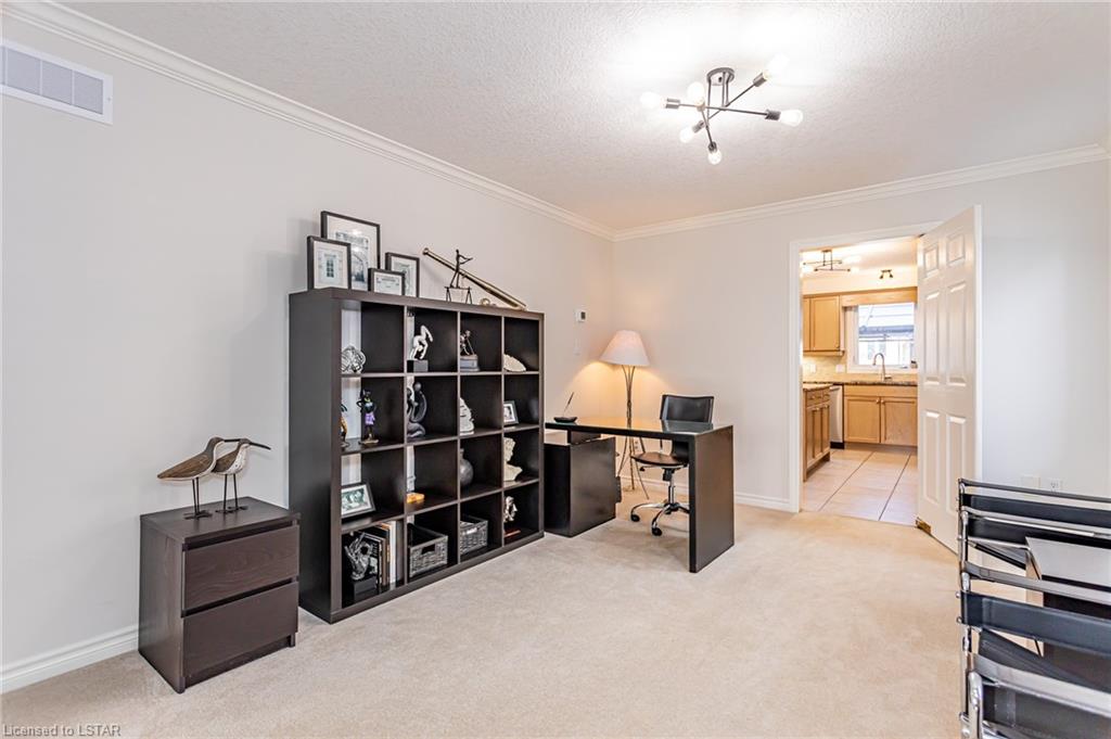 463 Kingbird Court
