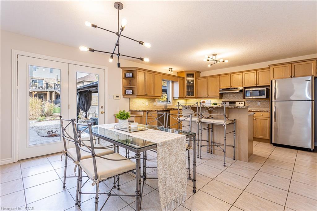 463 Kingbird Court