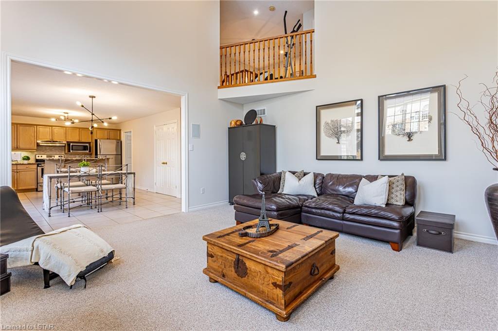 463 Kingbird Court