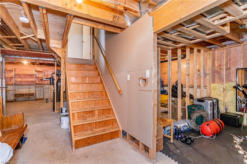 463 Kingbird Court