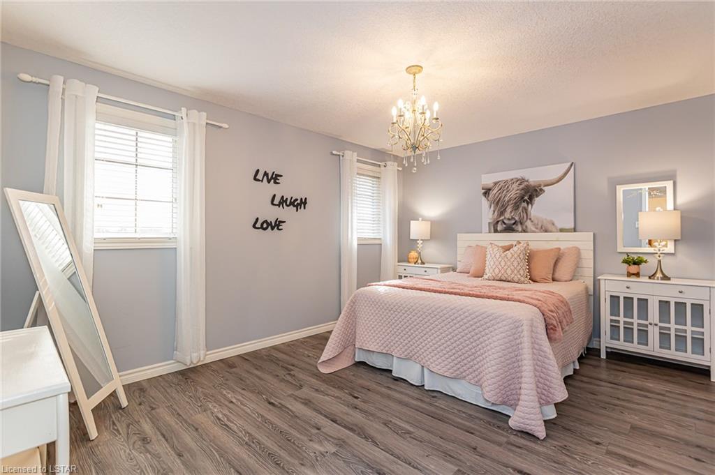 463 Kingbird Court