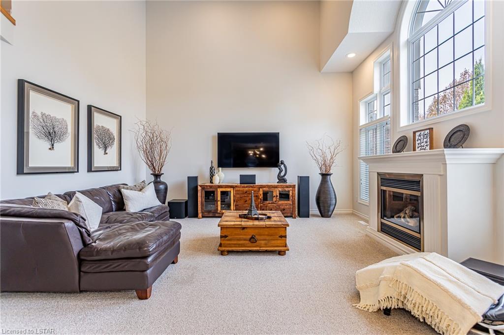 463 Kingbird Court