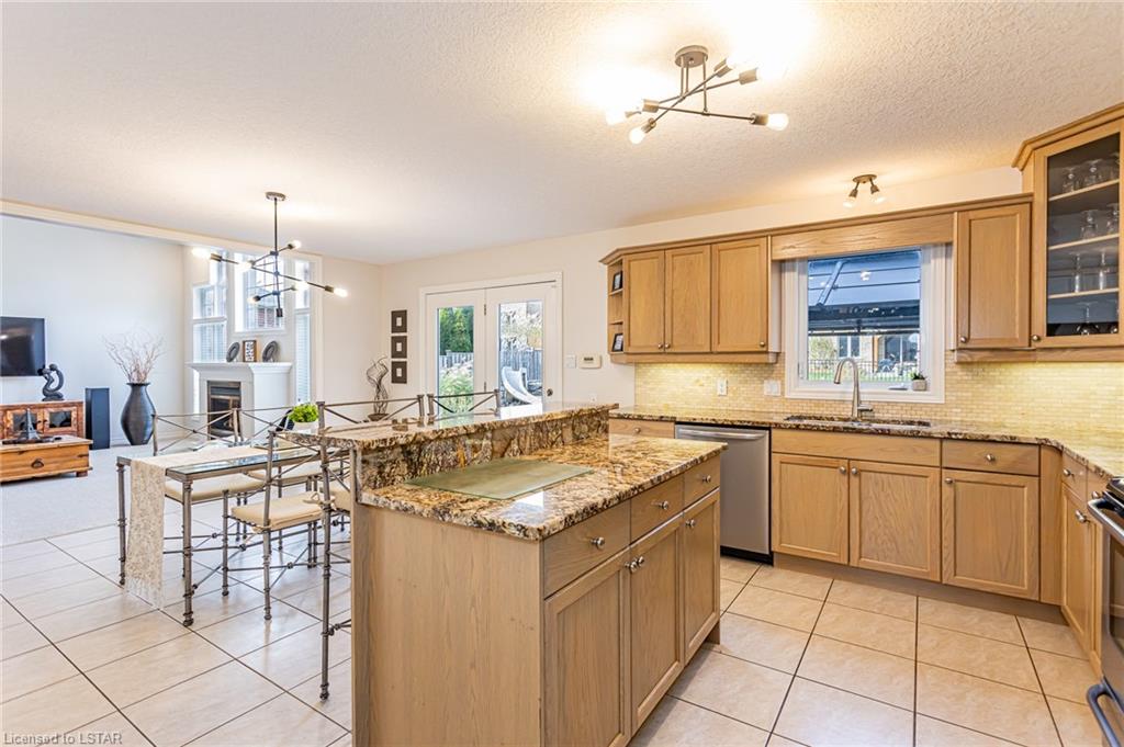 463 Kingbird Court