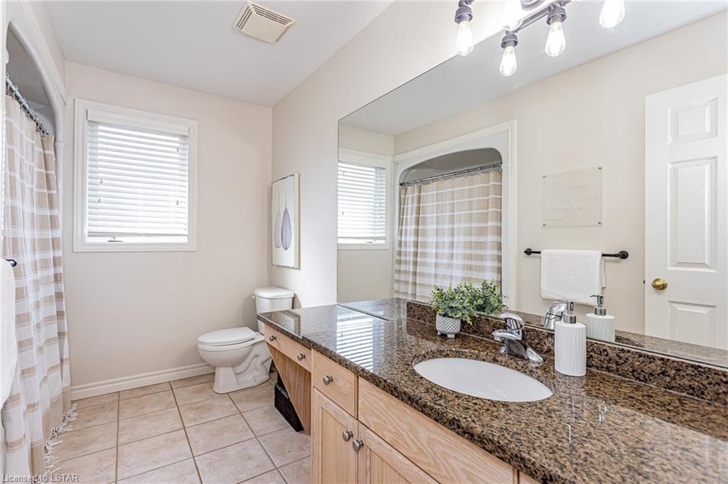 463 Kingbird Court