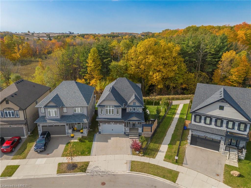 248 Tall Grass Crescent