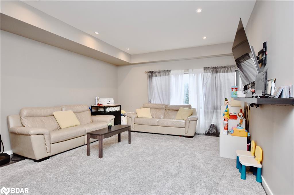 369 Essa Road, #19