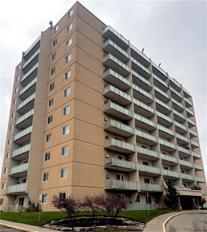 573 Mornington Avenue, #707