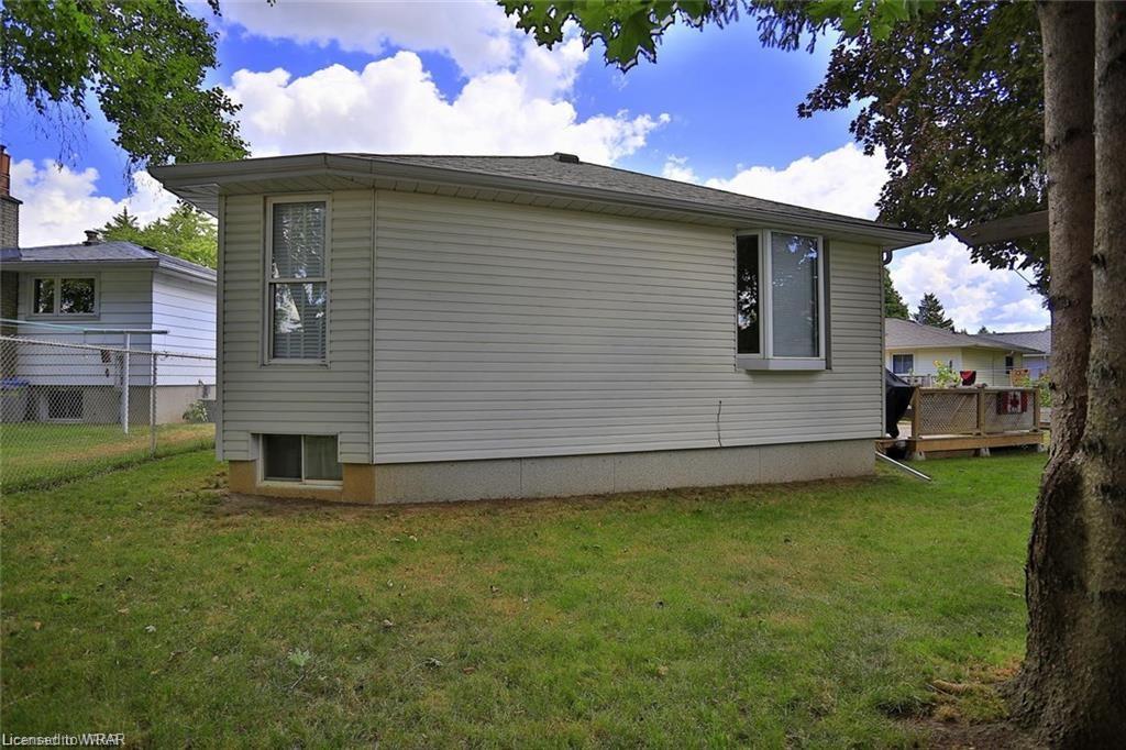 93 Roberts Crescent, #2