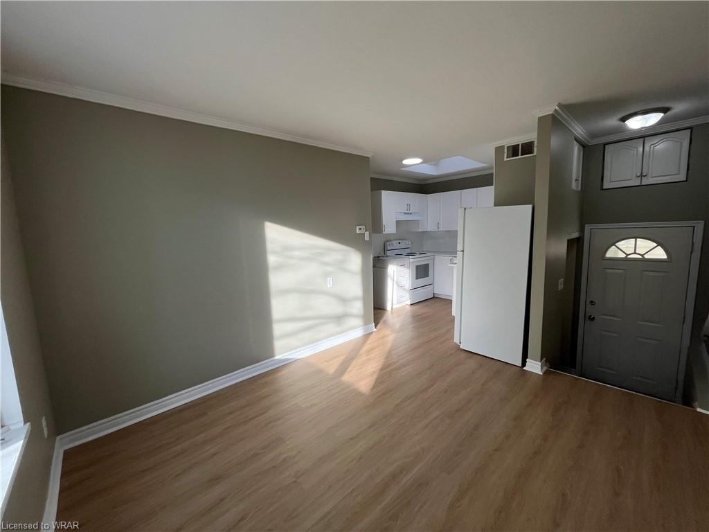 93 Roberts Crescent, #2