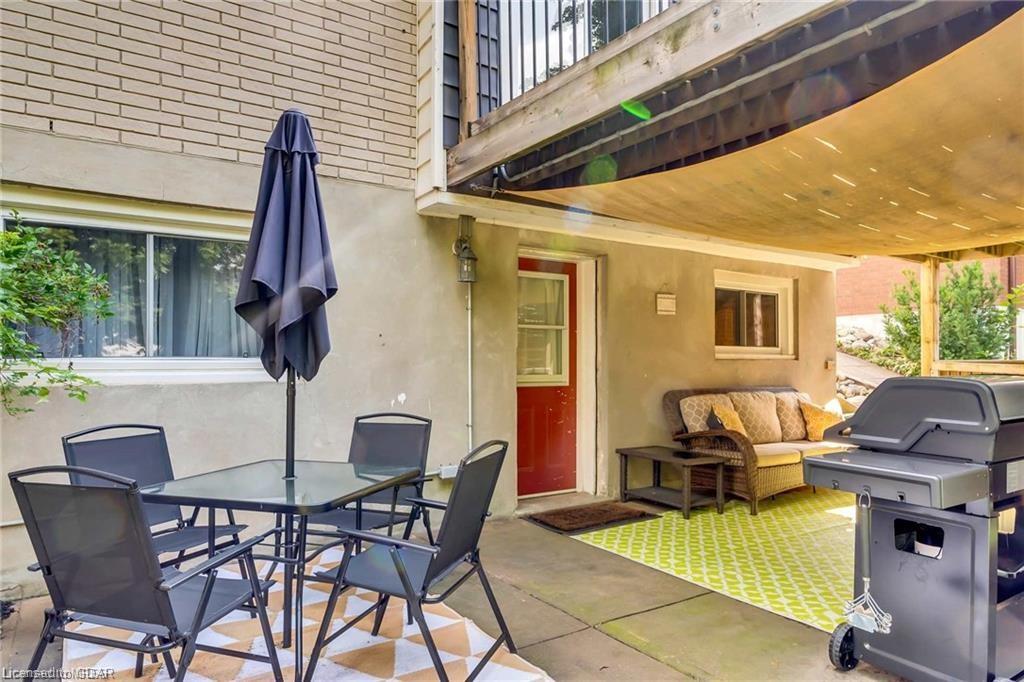382 Victoria Road N, #LOWER