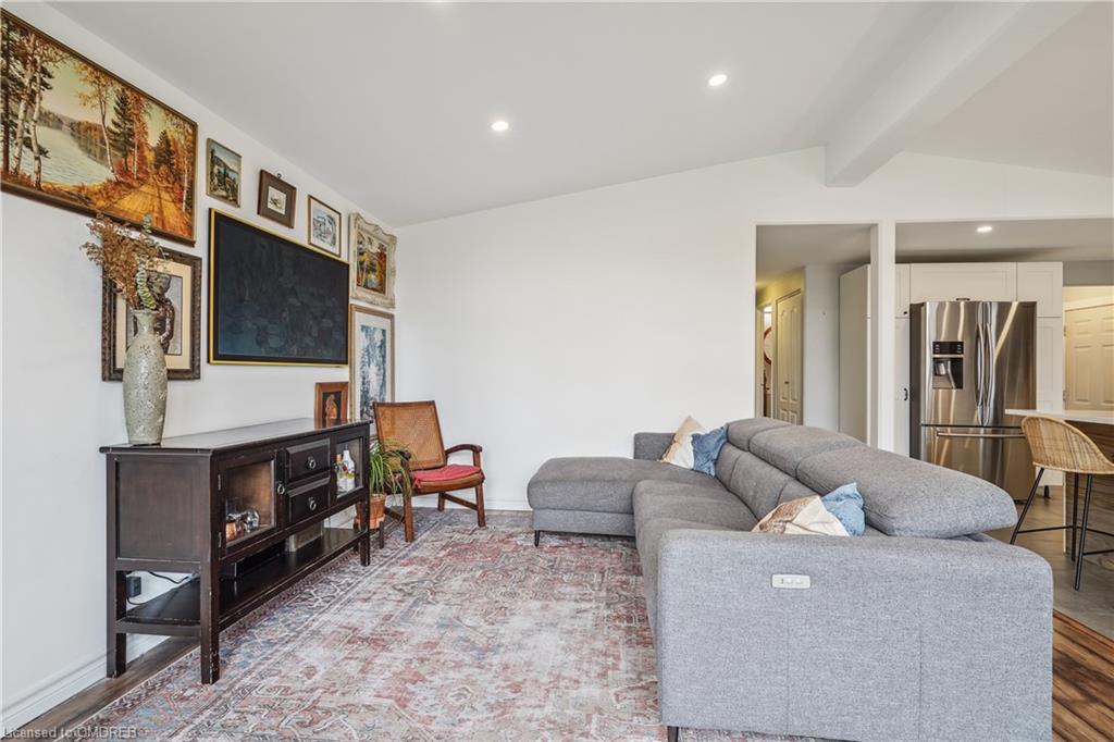 12 Stirling Place