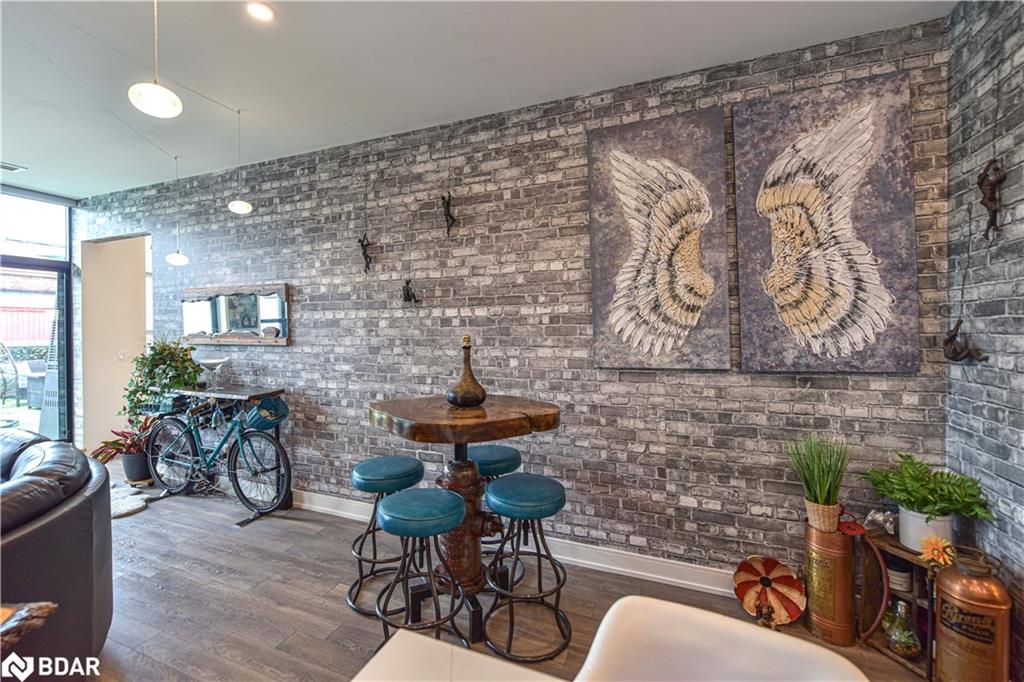 21 Matchedash Street S, #209