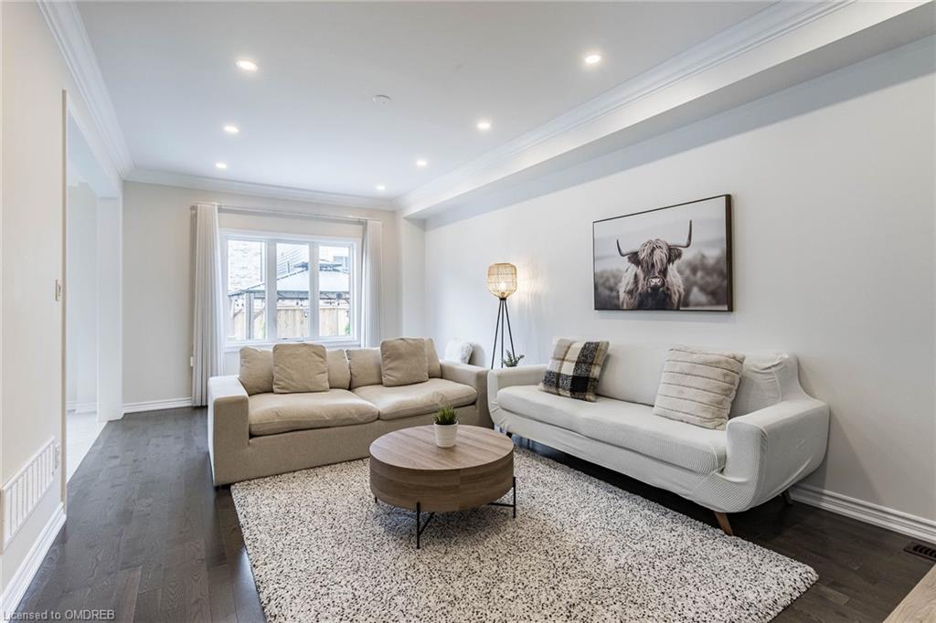 1153 Peelar Crescent