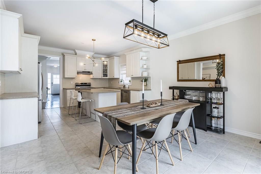 1153 Peelar Crescent