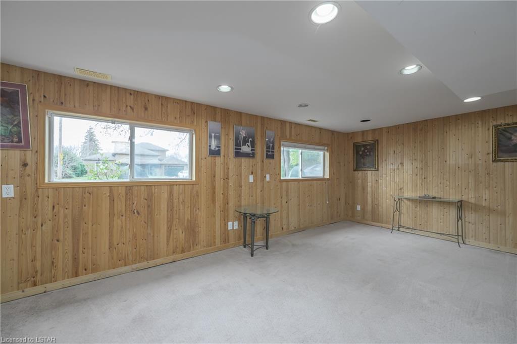 609 Middlewoods Drive