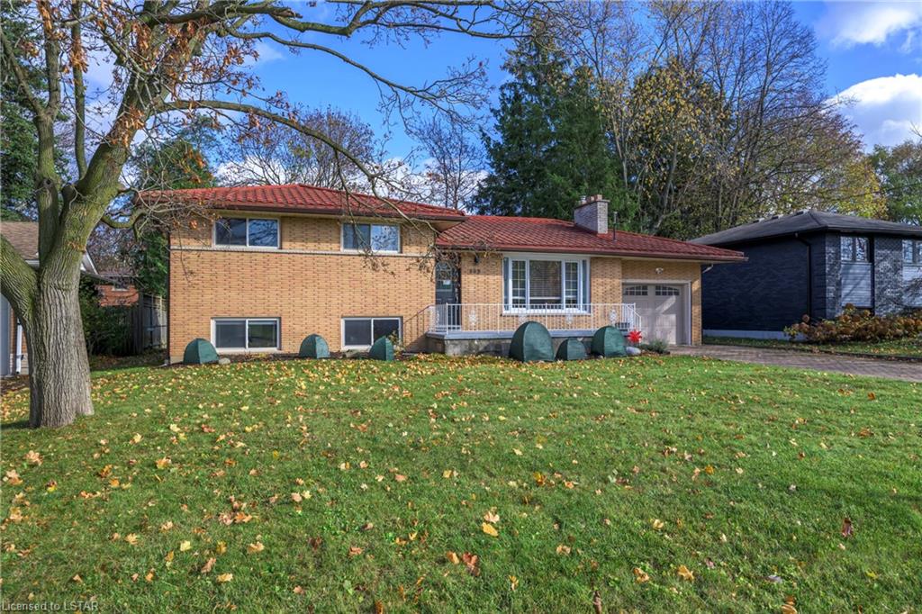 609 Middlewoods Drive