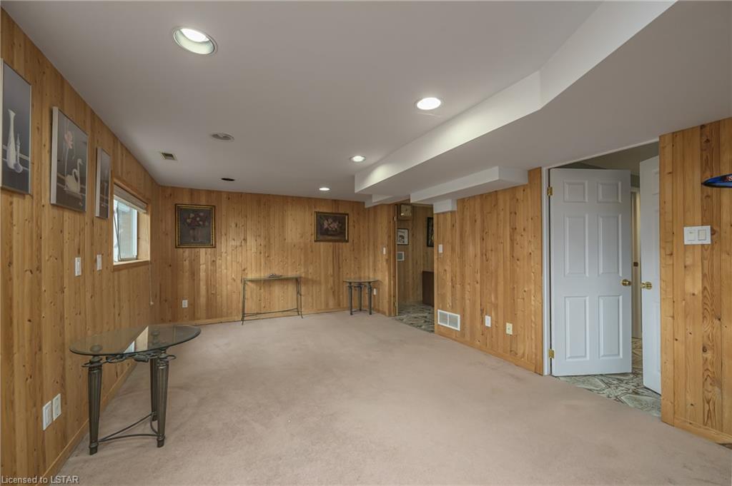 609 Middlewoods Drive