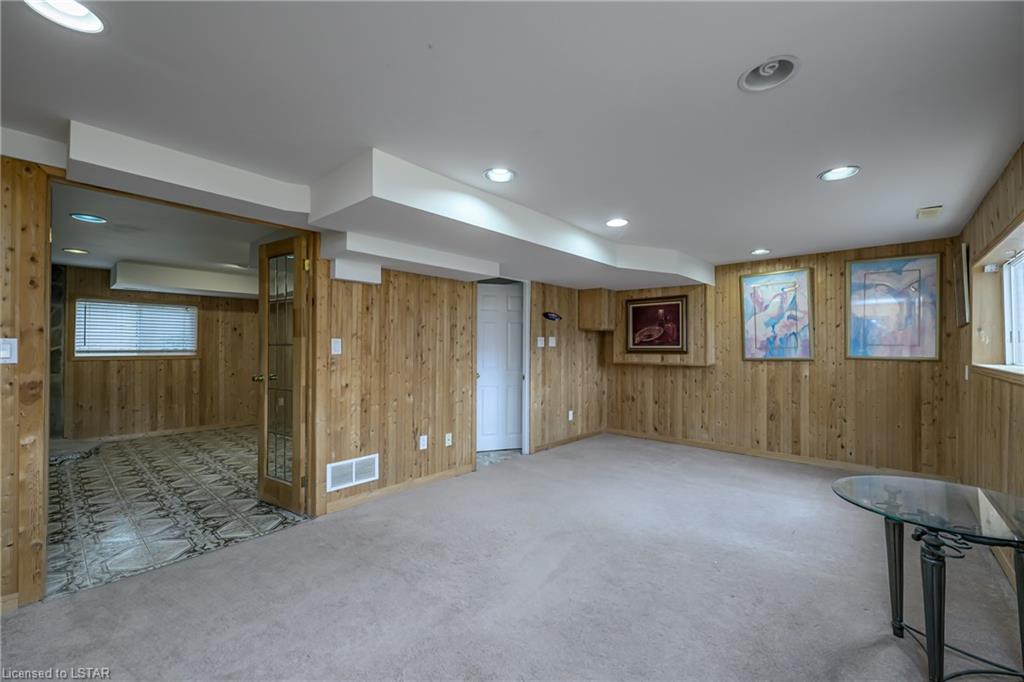 609 Middlewoods Drive