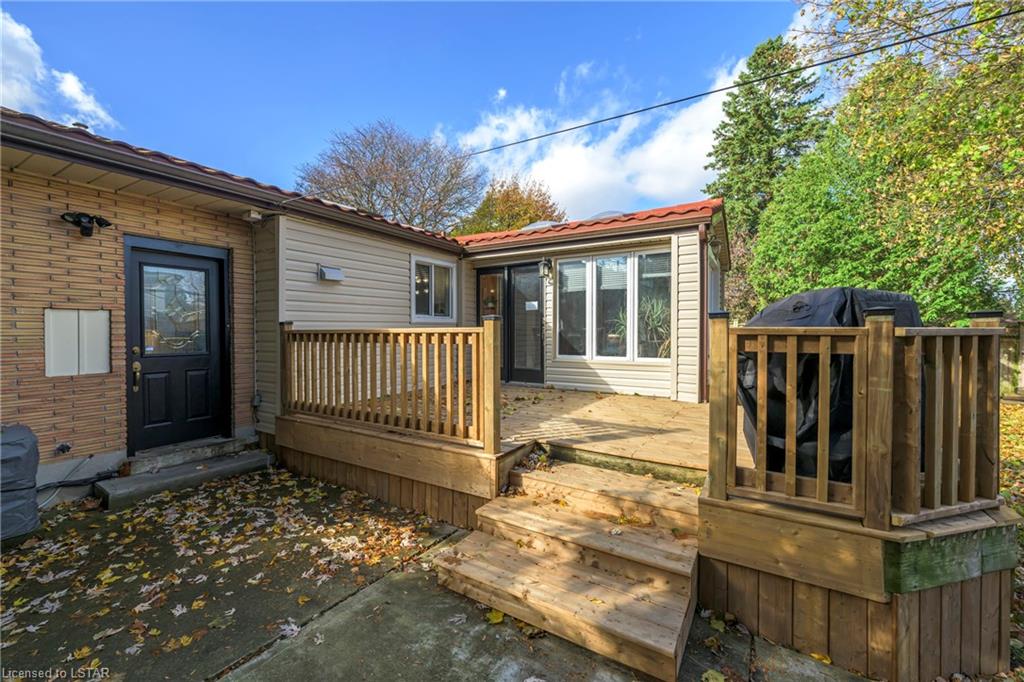 609 Middlewoods Drive