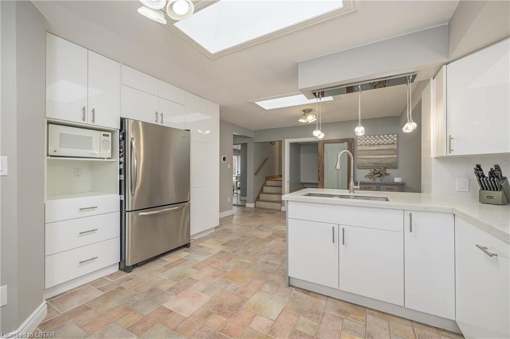 609 Middlewoods Drive