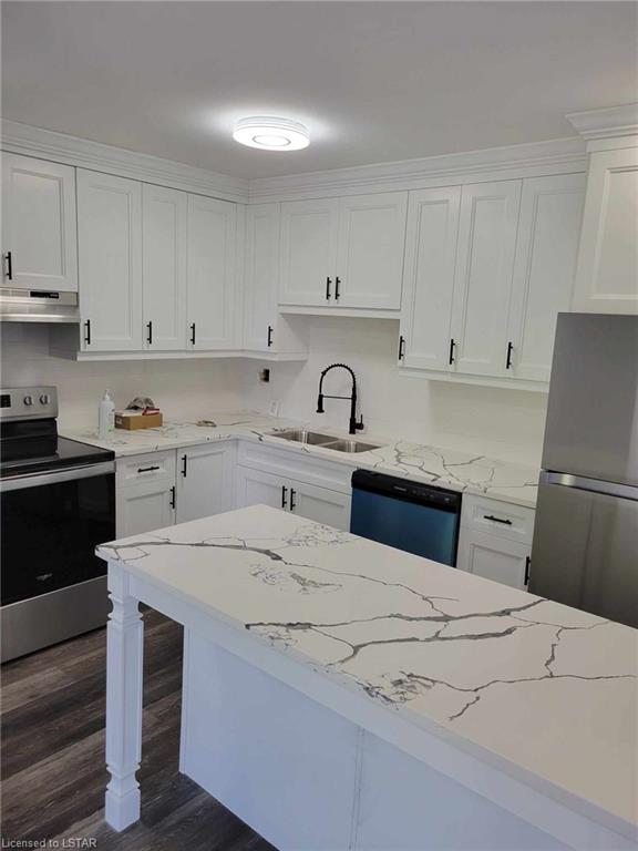 1590 Ernest Avenue, #301