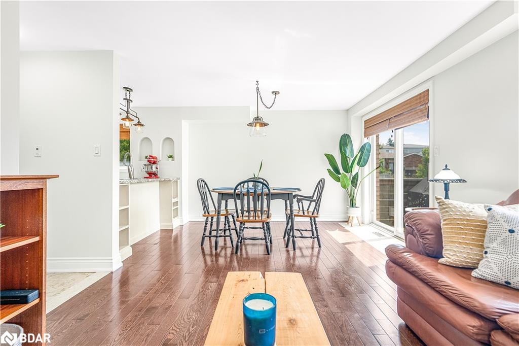 20 Silver Maple Crescent