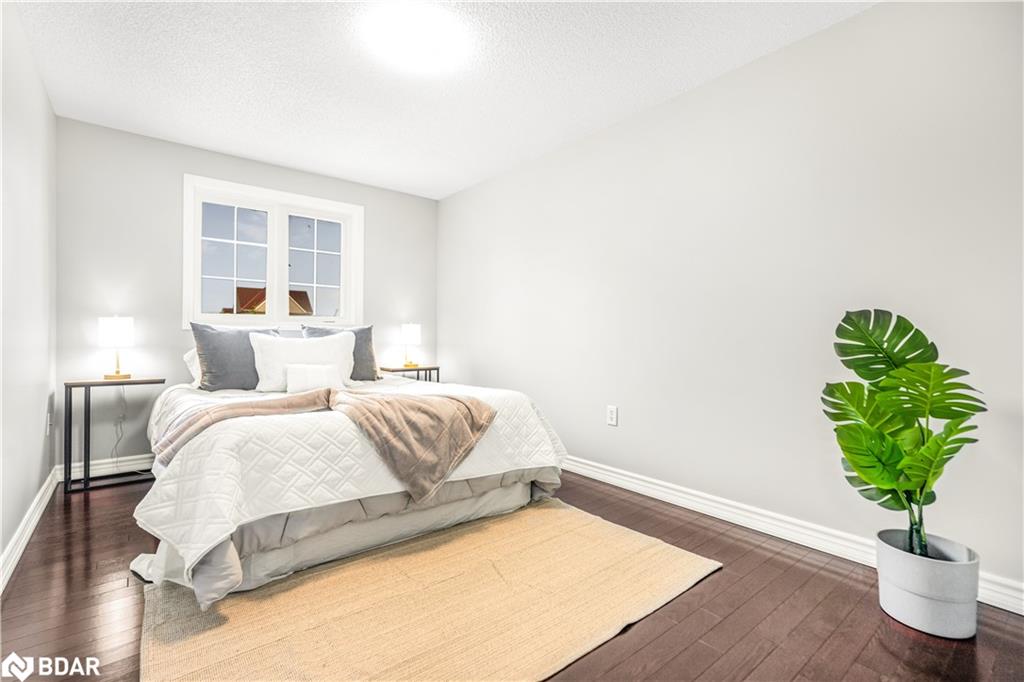 20 Silver Maple Crescent