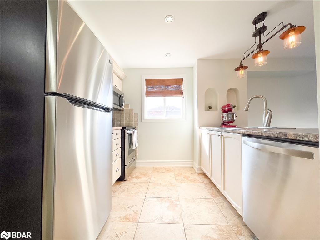 20 Silver Maple Crescent