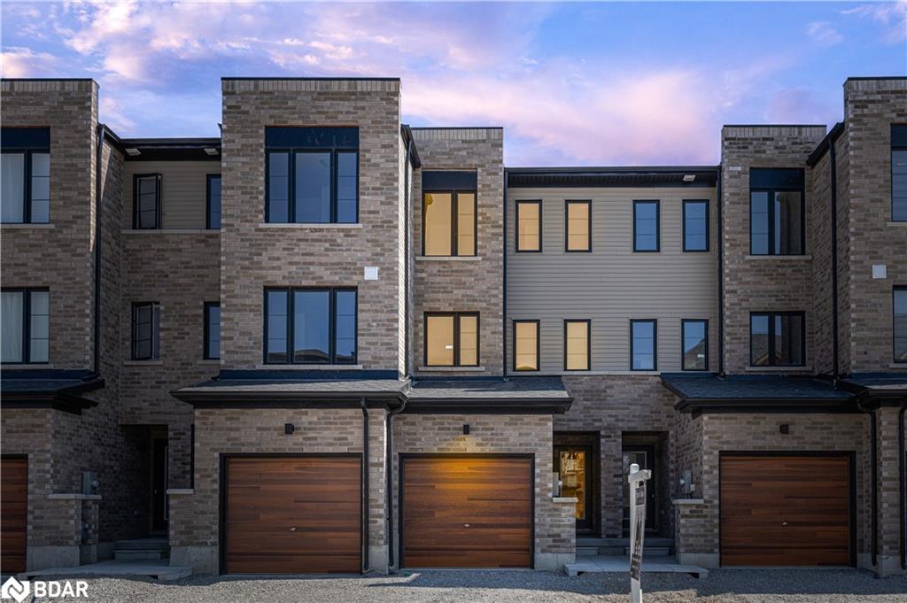 24 Pumpkin Corner Crescent