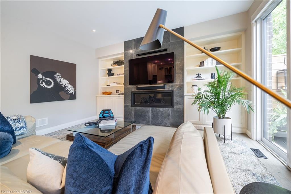 433 Hyde Park Road, #8