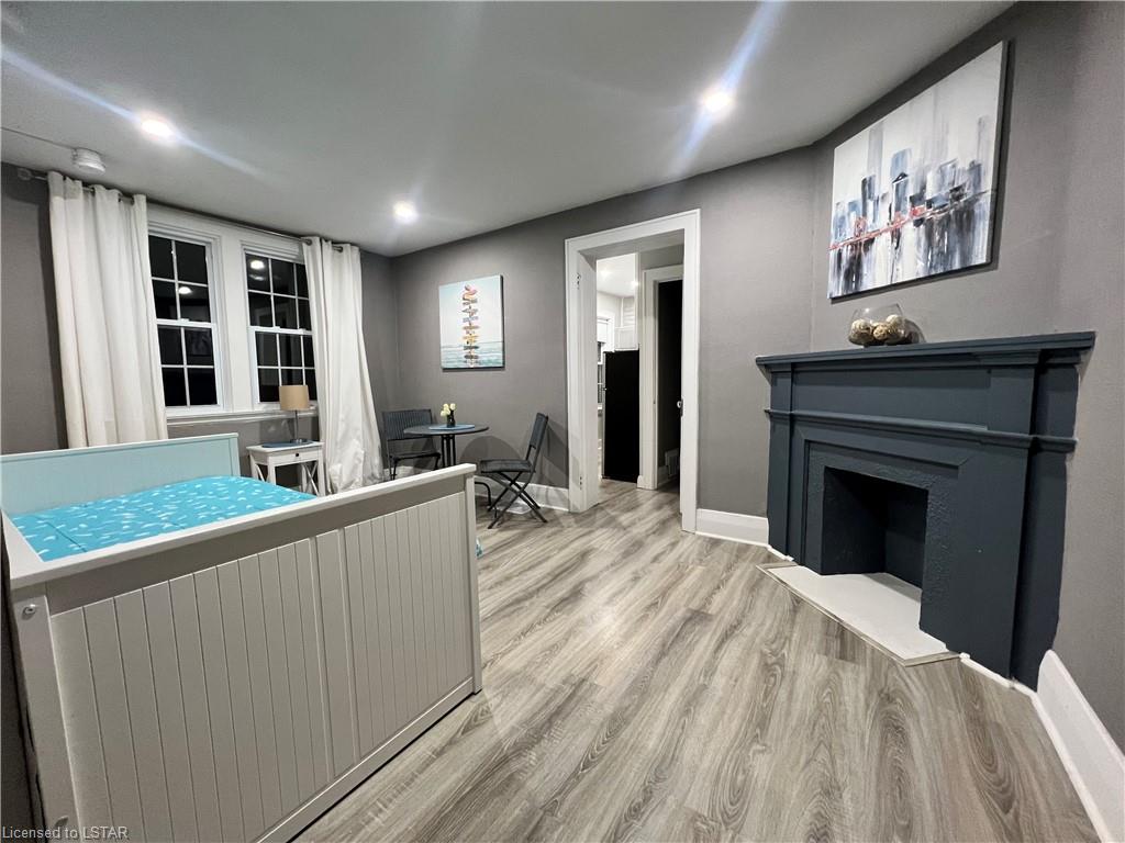 389 Dufferin Avenue, #4